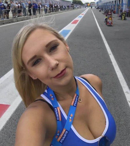 Porno ulduz kluba sponsor oldu - FOTOLAR
