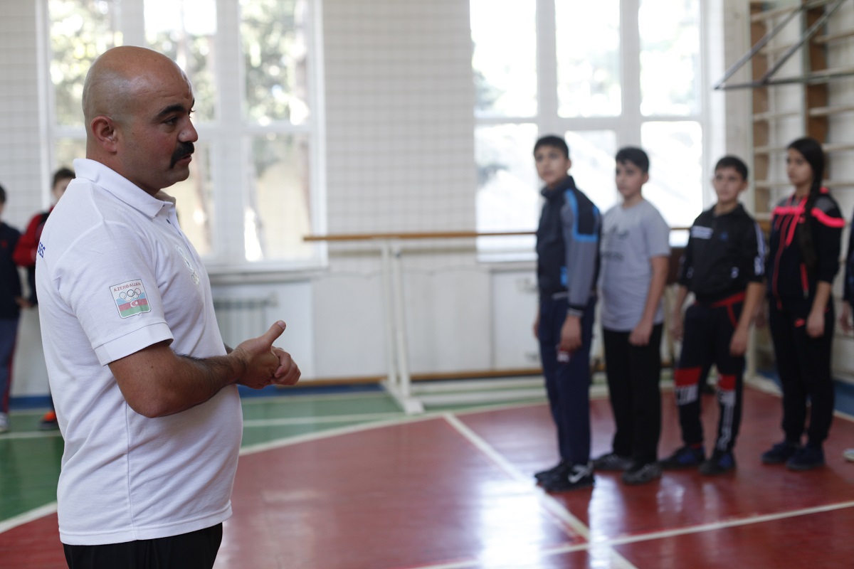Beynəlxalq dərəcəli məşqçi və hakim orta məktəbdə müəllim işləyir (MÜSAHİBƏ)
