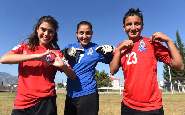 Türkiyə mediası Azərbaycan millisinin futbolçularından yazdı - FOTO