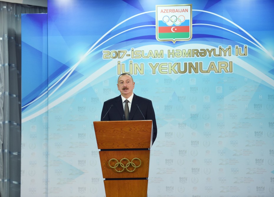 Prezident bir qrup idmançıya ev verdi (YENİLƏNİB/FOTO)