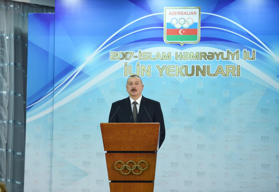 Prezident bir qrup idmançıya ev verdi (YENİLƏNİB/FOTO)