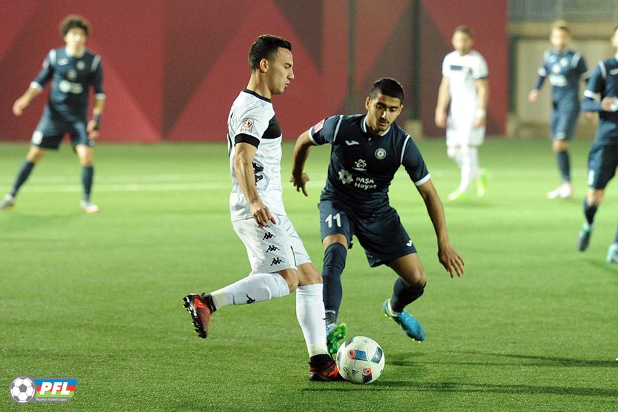 2 qol, söyüş, dava, qırmızı vərəqə... - FOTO/VİDEO