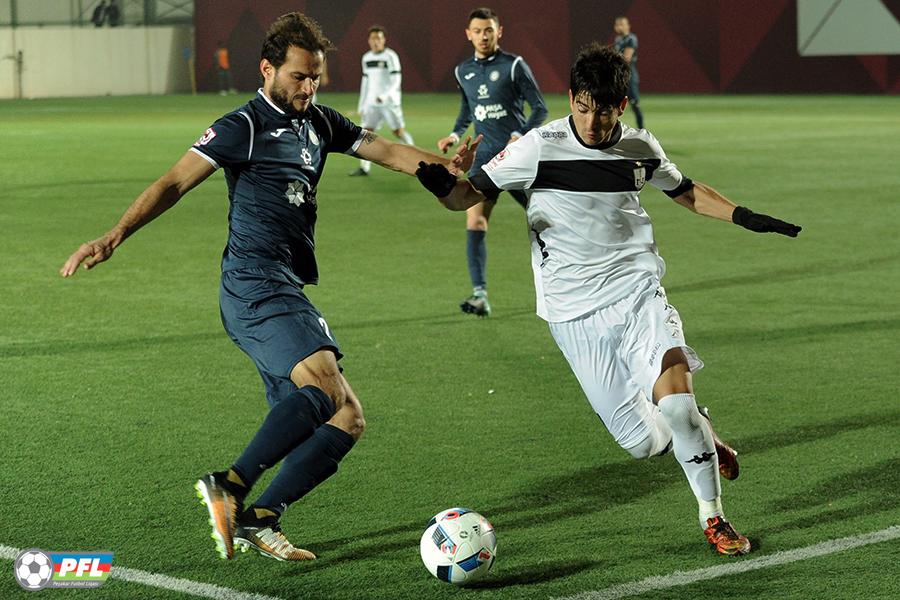 2 qol, söyüş, dava, qırmızı vərəqə... - FOTO/VİDEO