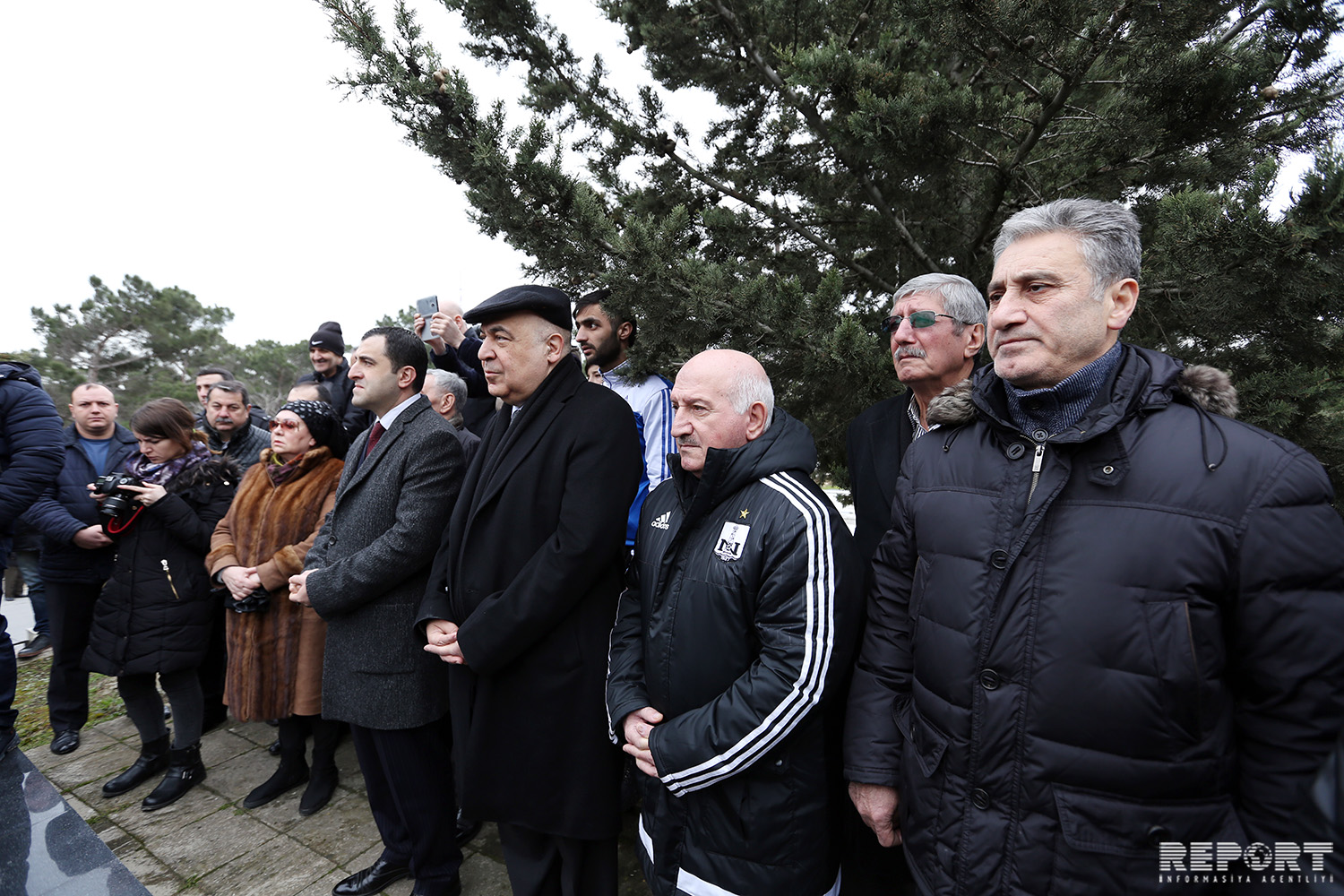 Çingiz Abdullayev Banişevskinin ruhundan utanır - FOTOLAR