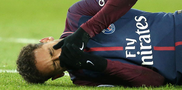 Neymar meydanda ağladı - FOTO