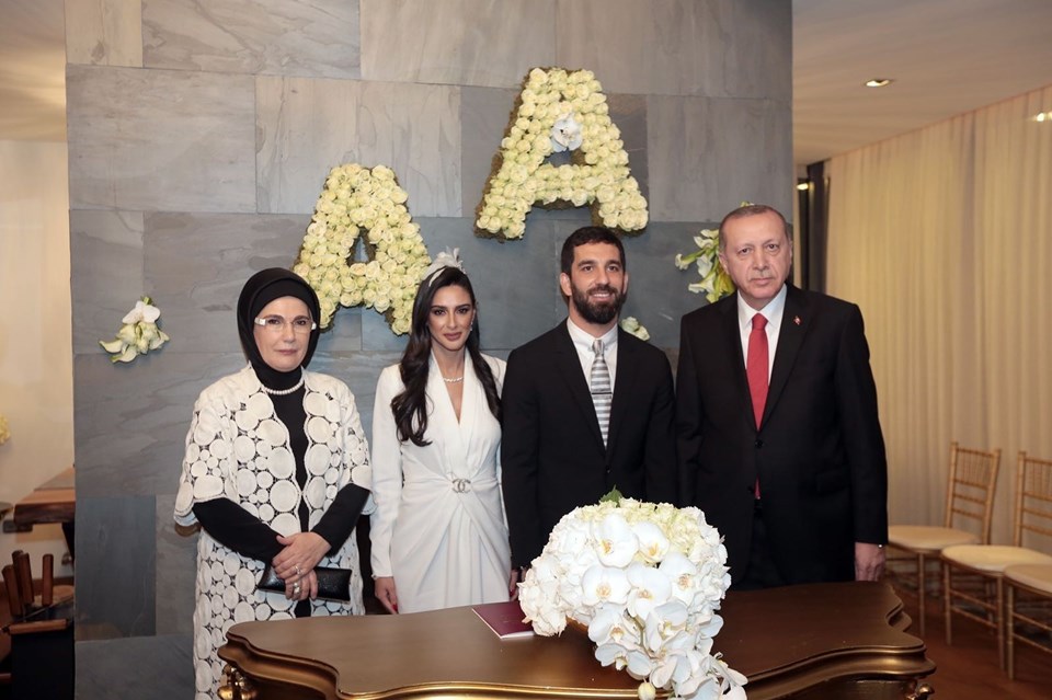 Arda Turan evləndi, Ərdoğan nikah şahidi oldu - FOTOLAR