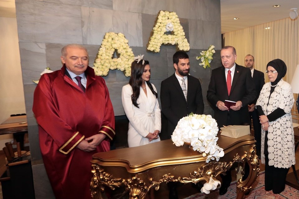 Arda Turan evləndi, Ərdoğan nikah şahidi oldu - FOTOLAR