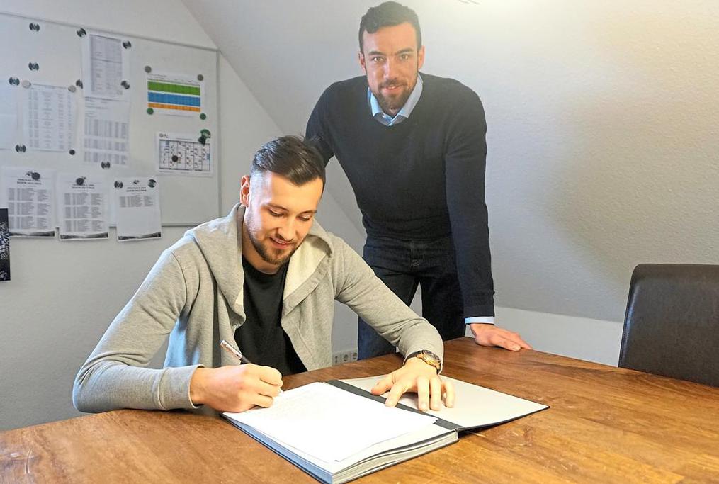 Rüfət Dadaşov III Bundesliqa klubu ilə müqavilə bağladı - FOTO