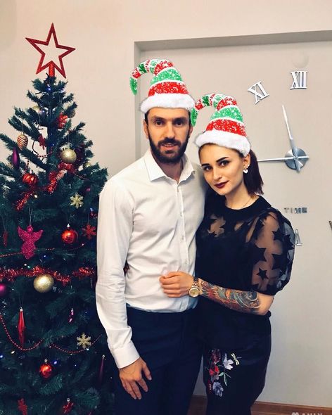 Ramil Quliyev özündən 7 yaş kiçik ukraynalı qızla evləndi - FOTOLAR