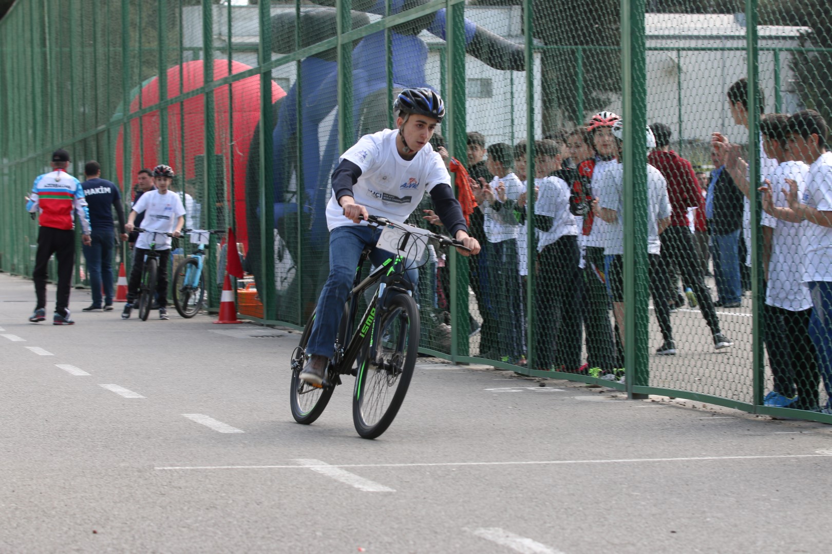BMX üzrə dünya çempionatına dəstək yarışları başlayıb - FOTOLAR