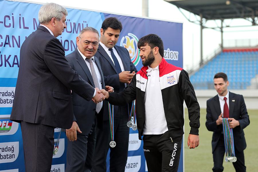 PFL qalibləri mükafatlandırdı - FOTO/VİDEO