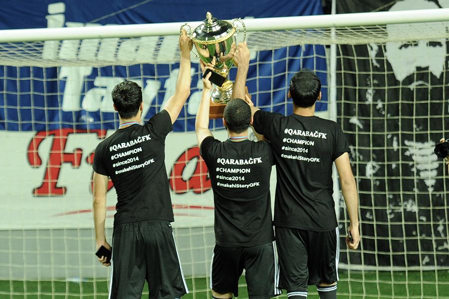 “Qarabağ”a çempionluq kuboku təqdim olundu - FOTOLAR