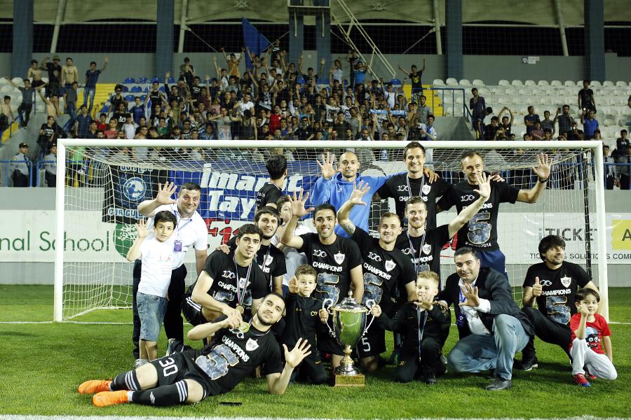“Qarabağ”a çempionluq kuboku təqdim olundu - FOTOLAR