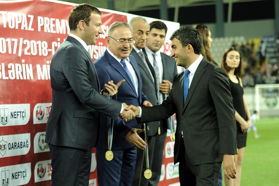 “Qarabağ”a çempionluq kuboku təqdim olundu - FOTOLAR