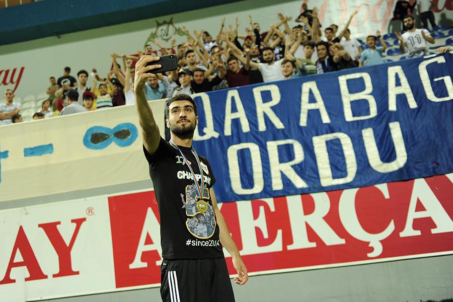 “Qarabağ”a çempionluq kuboku təqdim olundu - FOTOLAR