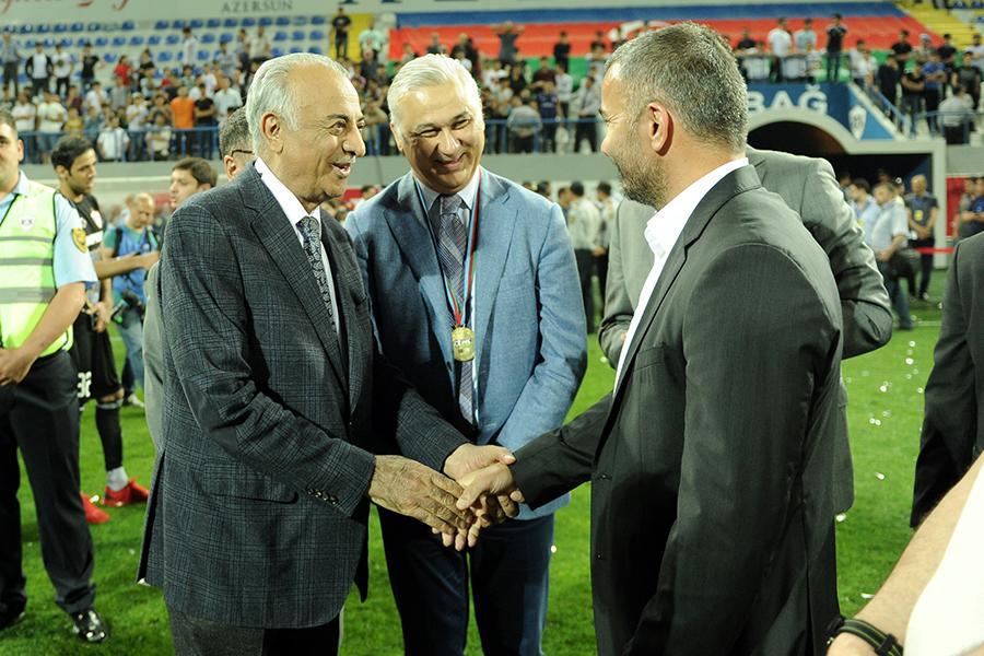 “Qarabağ”a çempionluq kuboku təqdim olundu - FOTOLAR