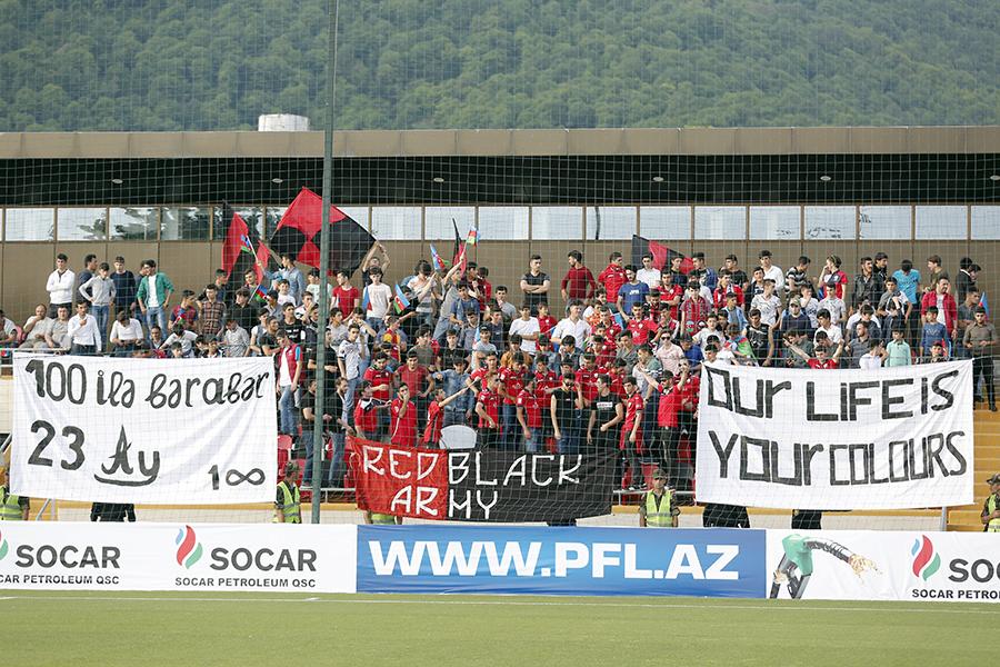 Qəbələdə möhtəşəm şou: himn fərqli tərzdə oxundu, Seeya stadionu coşdurdu - FOTOLAR