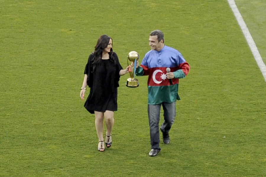 Qəbələdə möhtəşəm şou: himn fərqli tərzdə oxundu, Seeya stadionu coşdurdu - FOTOLAR