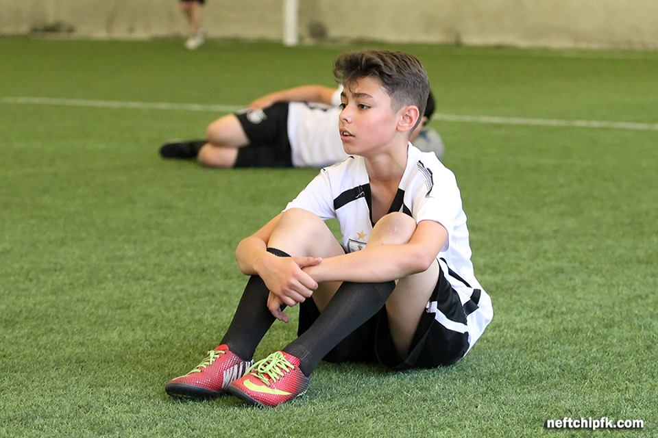 "Neftçili Yay Futbol Düşərgəsi"ndə 3-cü qrup başladı (FOTOLAR)