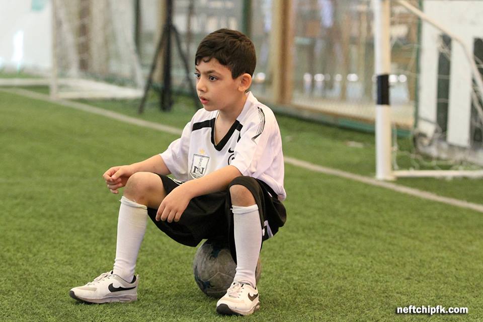"Neftçili Yay Futbol Düşərgəsi"ndə 3-cü qrup başladı (FOTOLAR)