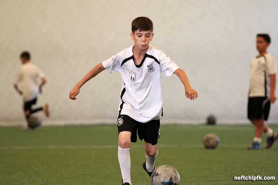 "Neftçili Yay Futbol Düşərgəsi"ndə 3-cü qrup başladı (FOTOLAR)