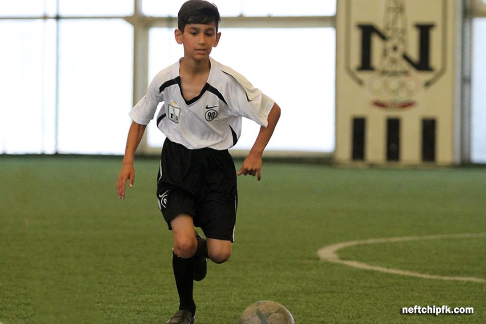 "Neftçili Yay Futbol Düşərgəsi"ndə 3-cü qrup başladı (FOTOLAR)