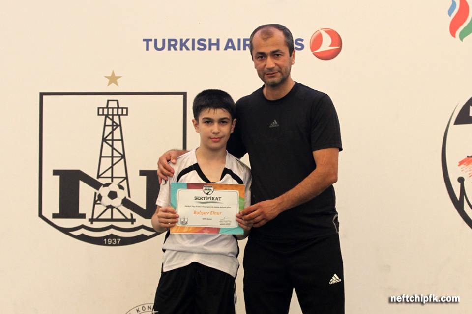 "Neftçili Yay Futbol Düşərgəsi" tamamlandı (FOTOLAR)