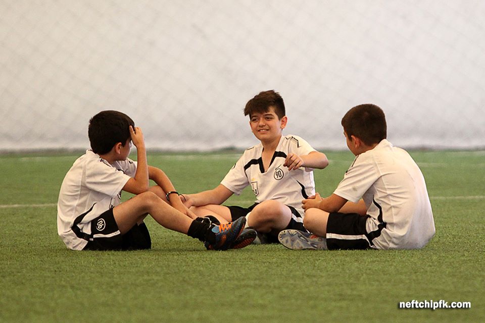 "Neftçili Yay Futbol Düşərgəsi" tamamlandı (FOTOLAR)