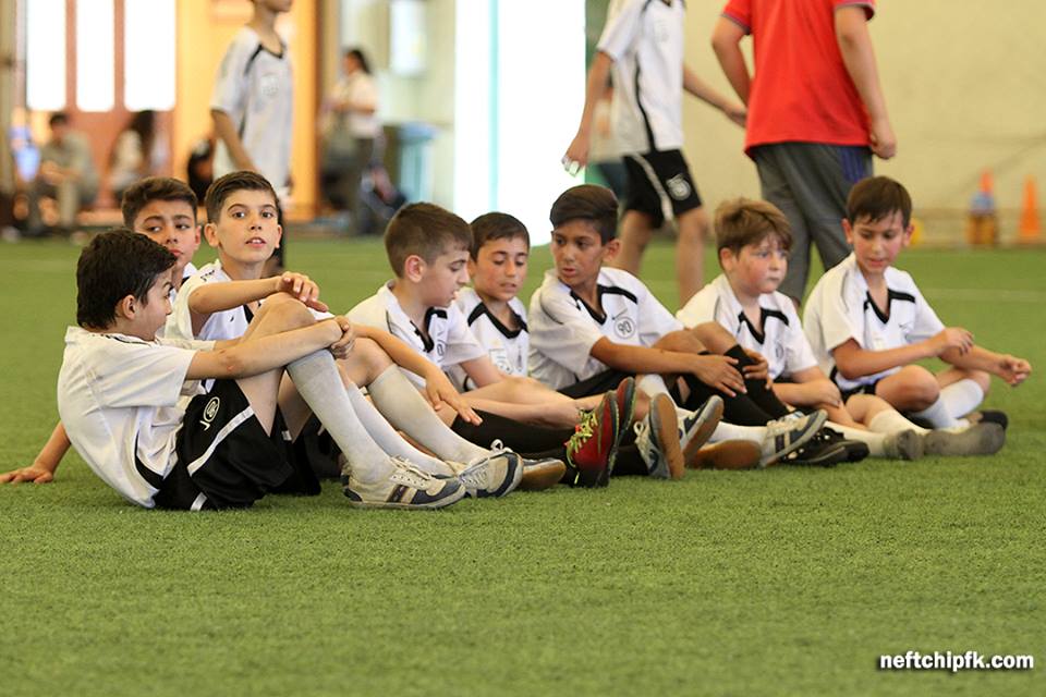 "Neftçili Yay Futbol Düşərgəsi" tamamlandı (FOTOLAR)