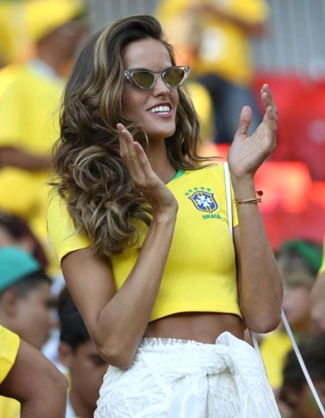 "DÇ-2018": Braziliyalı model mundiala damğa vurdu - FOTOLAR