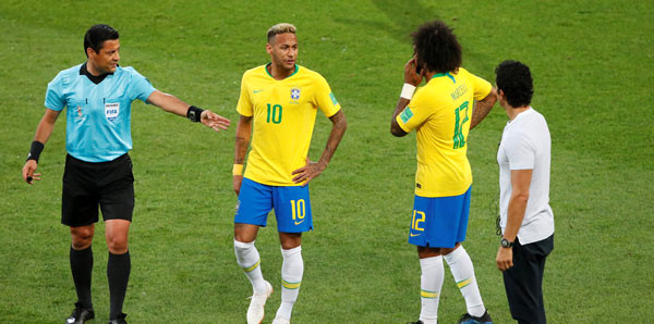 "DÇ-2018": Braziliyalı ulduz yataqda zədələnib