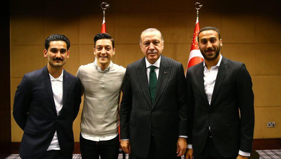 Mesut karyerasının bitirdi: "Qələbə qazananda alman, uduzanda köçkün oluram"