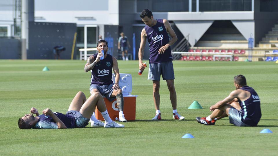 Messi əvəzedici komandada - FOTOLAR