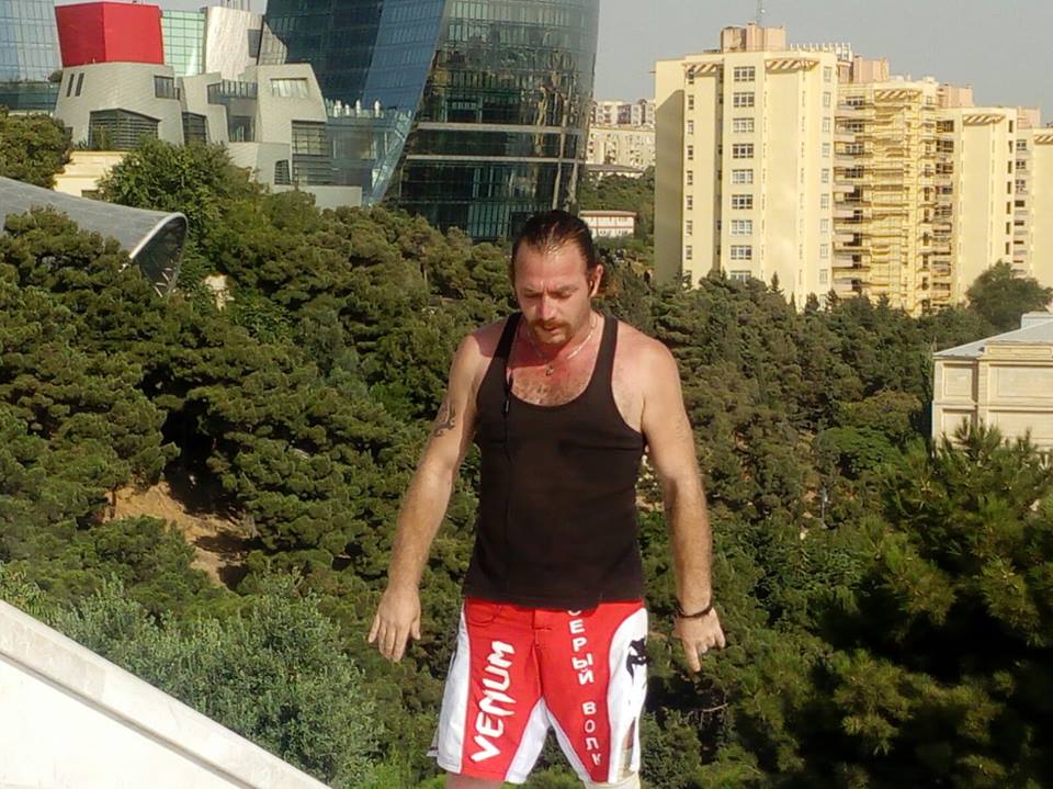 İflic olan dünya çempionumuz ölümcül döyüşə hazırlaşır - FOTO/VİDEO