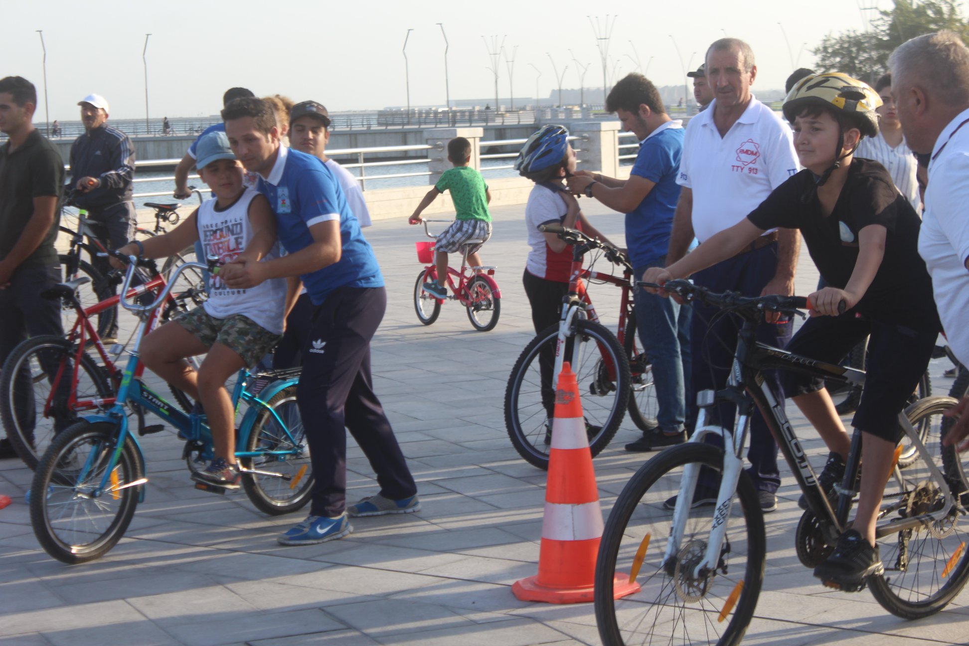 Autizmlilər arasında velosiped yarışı keçirildi - FOTOLAR
