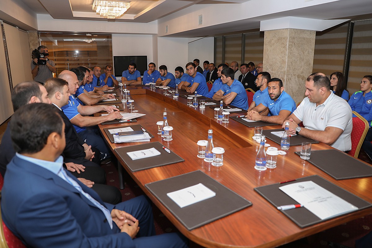 Rövnəq Abdullayev cüdo üzrə Azərbaycan millisinin üzvləri ilə görüşüb - FOTOLAR