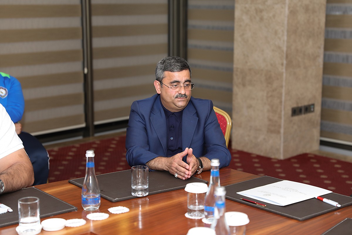 Rövnəq Abdullayev cüdo üzrə Azərbaycan millisinin üzvləri ilə görüşüb - FOTOLAR