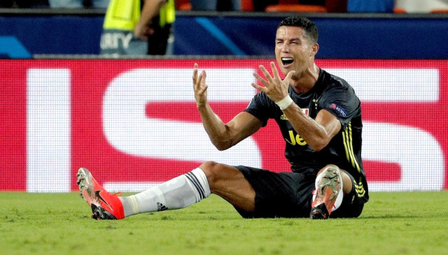 Ronaldo meydanda göz yaşı tökdü - FOTOLAR