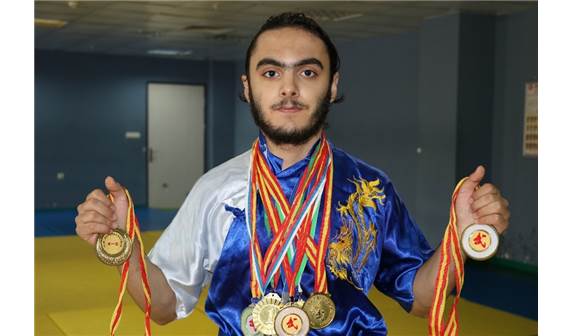 İkiqat dünya çempionumuz Türkiyə millisinə keçmək istəyir - FOTOLAR