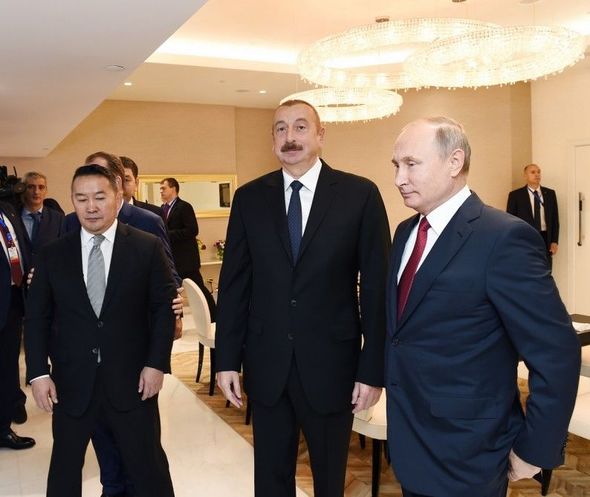 İlham Əliyev və Putin cüdo yarışlarını izləyib (FOTOLAR)