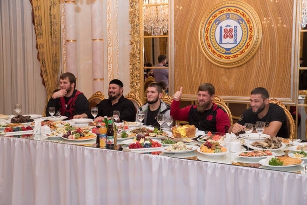 Kadırov Həbibə fəxri ad və avtomobil verdi (FOTO/VİDEO)