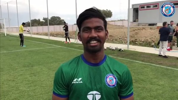 Bu futbolçunun yaşı ölkəni qarışdırdı - FOTOLAR