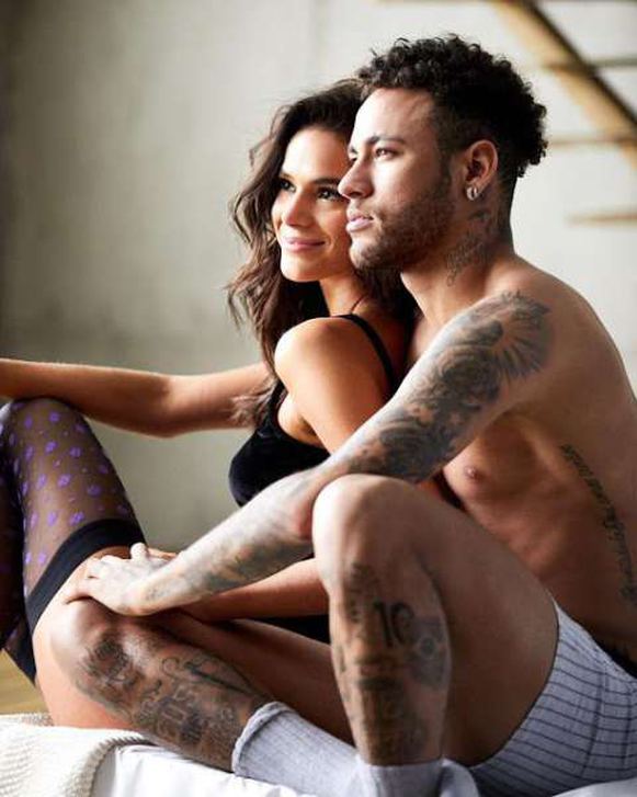 Neymar seçkilərə görə sevgilisindən ayrıldı - FOTOLAR