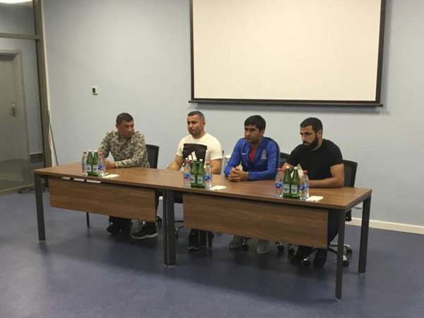 Qurbanov Qurbanov millinin üzvləri ilə görüşdü - FOTOLAR