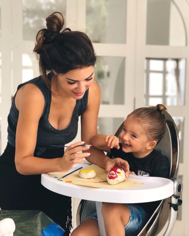 Sneyderin arvadının çılpaq fotoları sosial medianı "partlatdı"