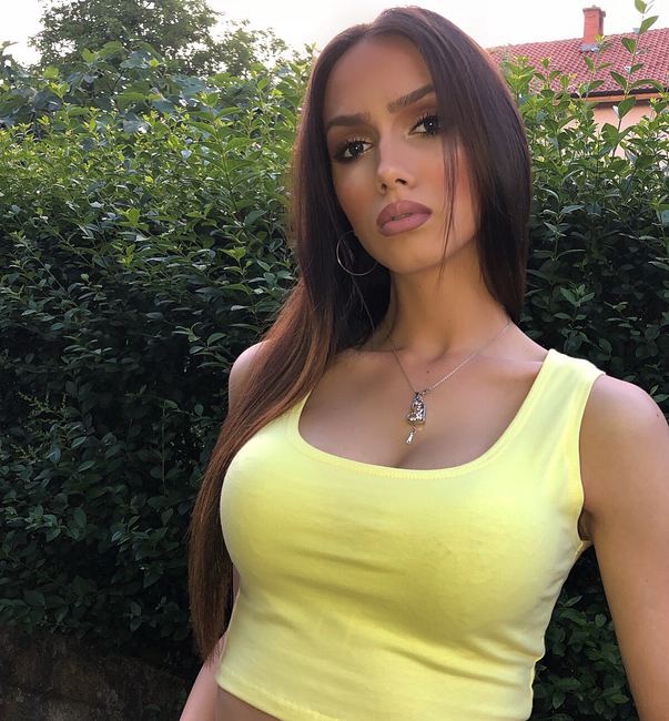 21 yaşlı taekvandoçu "Instagram"ı "partlatdı" - FOTOLAR
