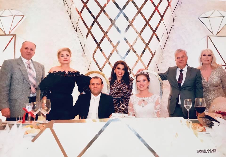 Rauf Məmmədov toyunda xanımı üçün mahnı oxudu - FOTO/VİDEO