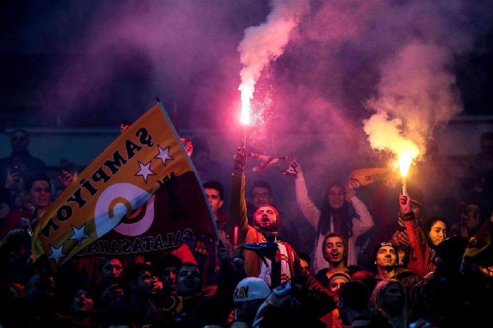 "Qalatasaray"ın məşqində 40 min azarkeş - FOTO/VİDEO