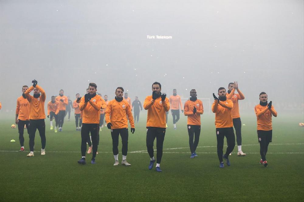 "Qalatasaray"ın məşqində 40 min azarkeş - FOTO/VİDEO