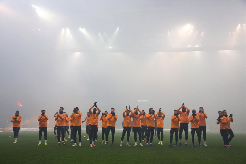 "Qalatasaray"ın məşqində 40 min azarkeş - FOTO/VİDEO